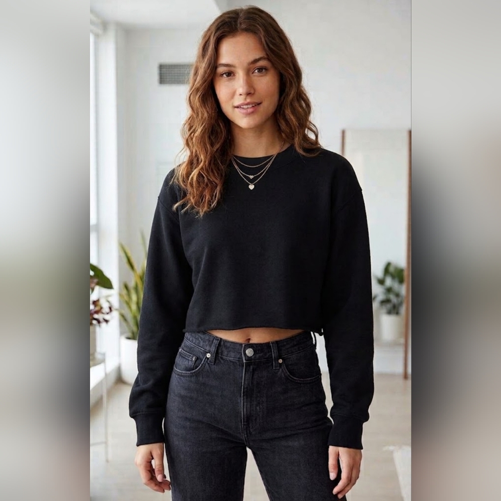 ✨ Tna Aritzia Black Cropped Crewneck Sweatshirt | Size 1 (XS/S) 🖤